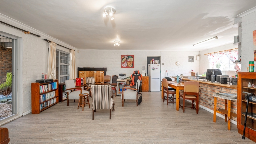 9 Bedroom Property for Sale in Struisbaai Western Cape